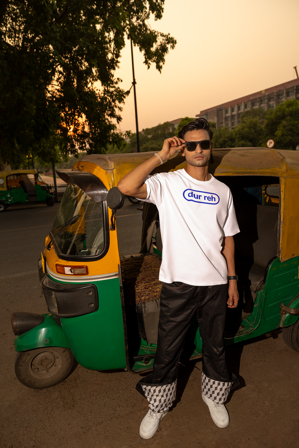dur reh t-shirt, oversized unisex t-shirt, oversized t-shirt men and women, minimalist graphic t-shirt, streetwear oversized tee, white oversized t-shirt, off white oversized t-shirt, 240 gsm cotton t-shirt, premium oversized tee, pixalflux