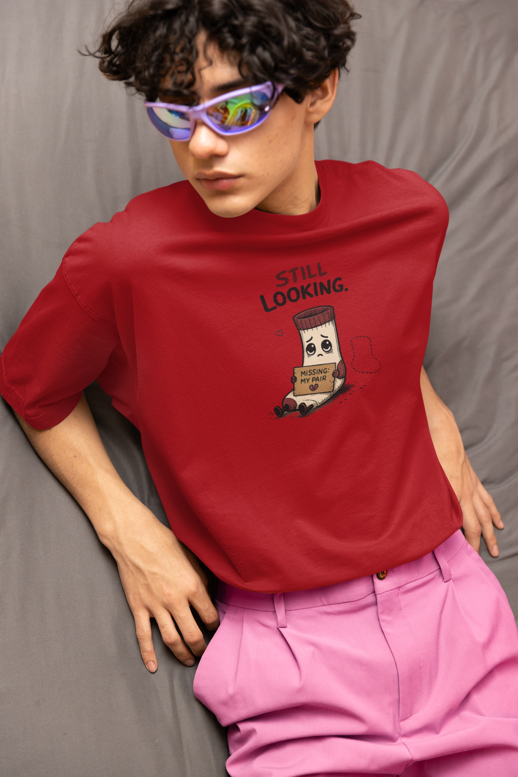 Still Looking – Missing My Pair Oversized Graphic T-Shirt for Men